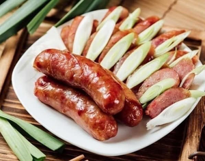 Kaoliang Liquor Taiwanese Spicy Sausage 12 Oz 辣味高梁古早味台灣香腸